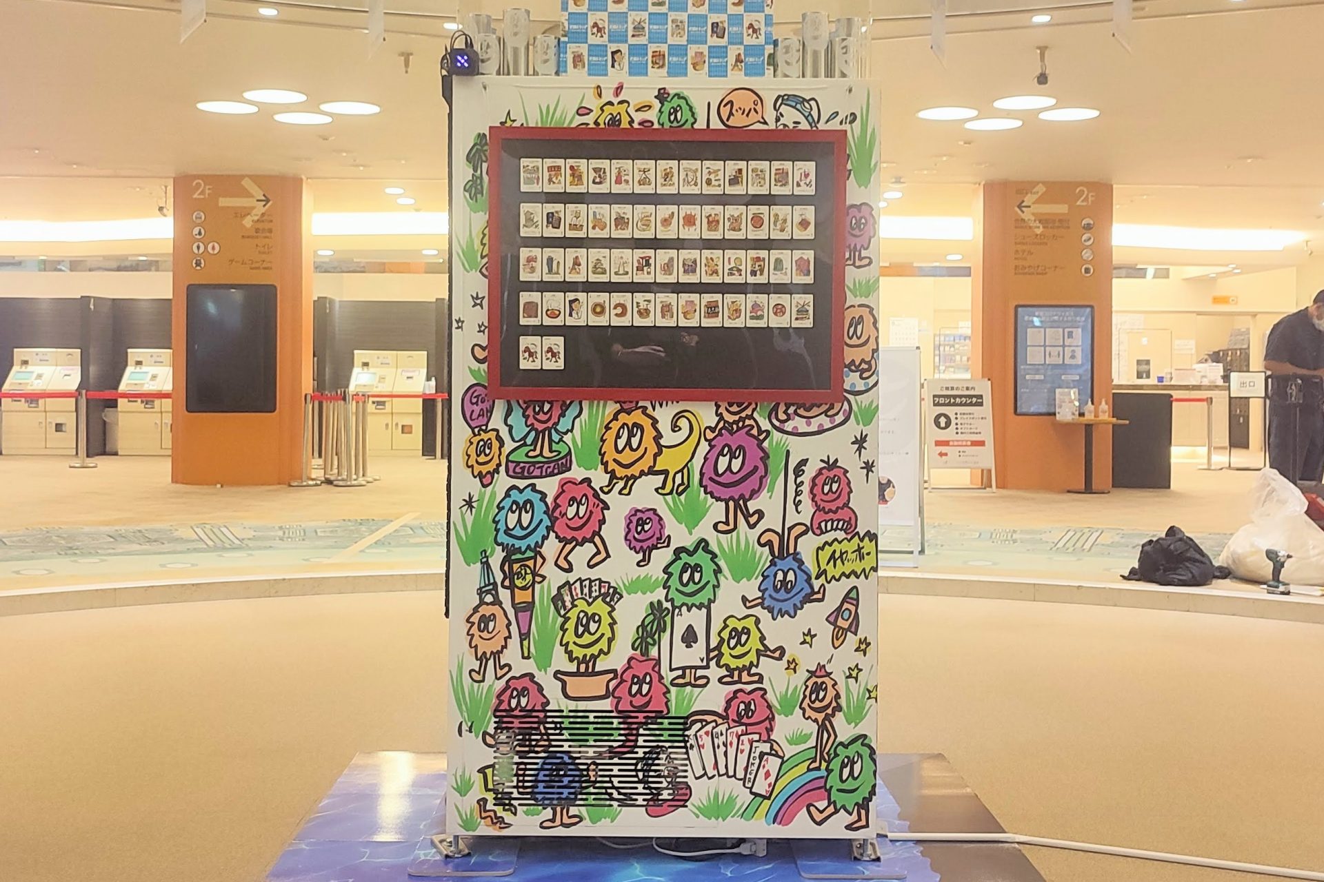 大阪在住の世界で活躍する人気イラストレーター「千秋育子」氏が制作した大阪トランプがスパワールドに登場！